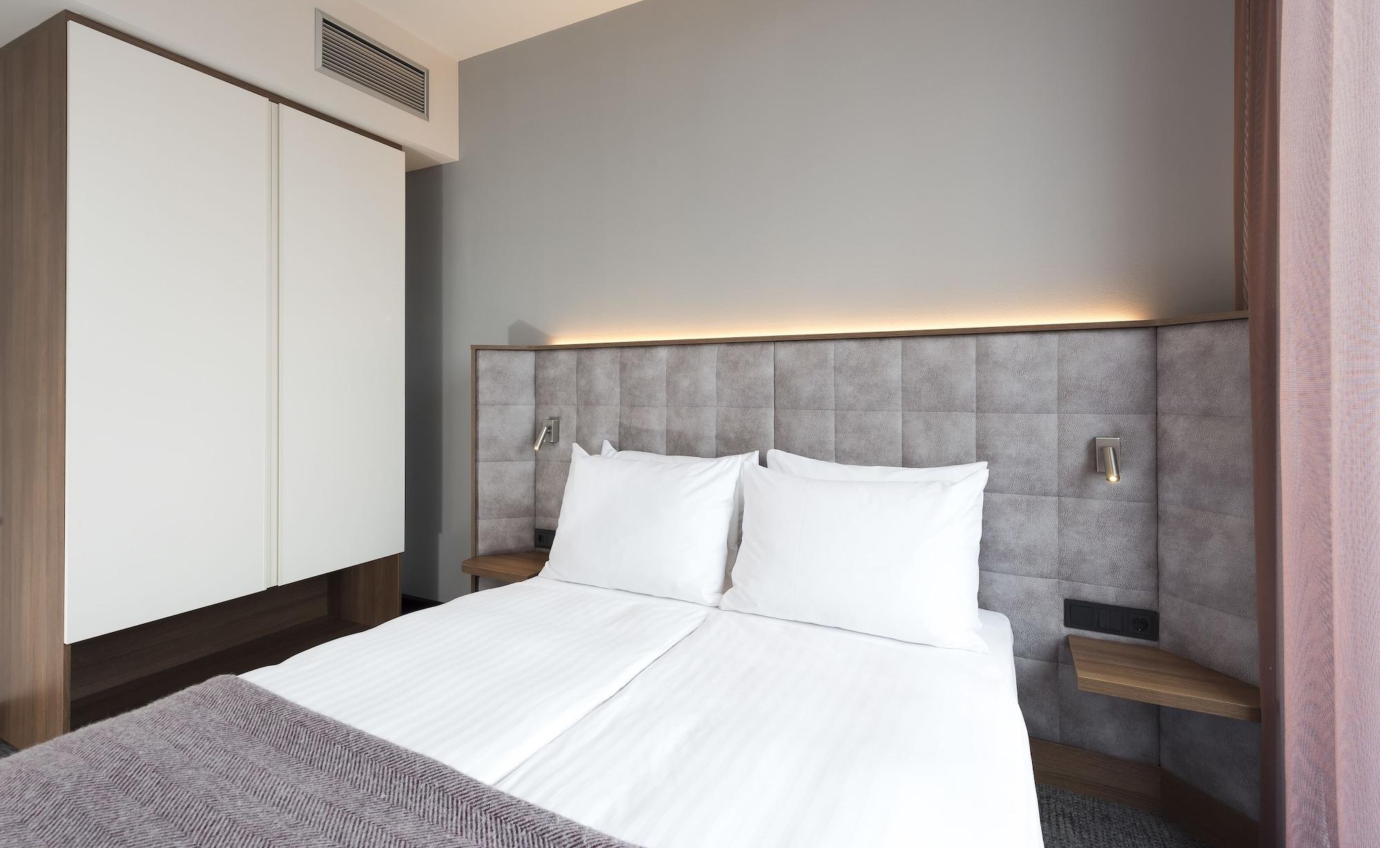 Hotel Adina