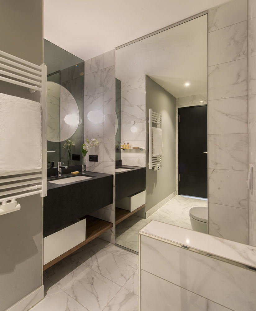 Hotel Adina 4*